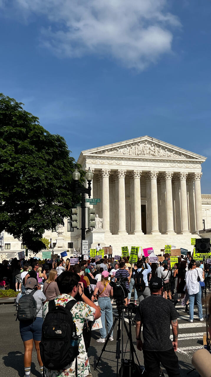 Crowds outside SCOTUS 4/3/22